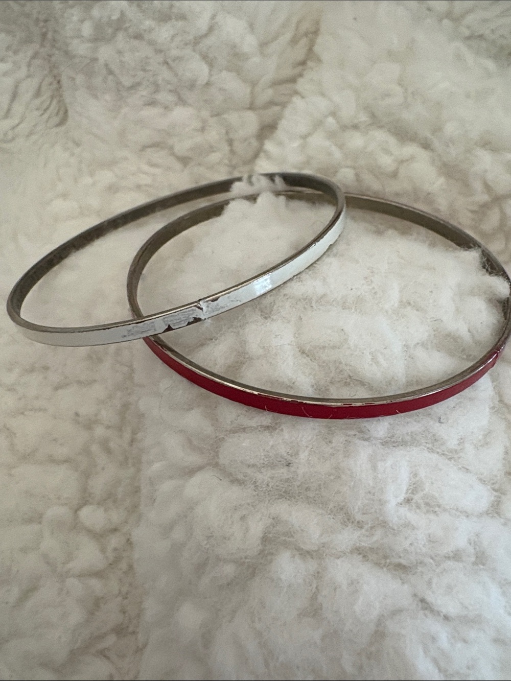 Set of Two Thin Metal Bangles in Red and White